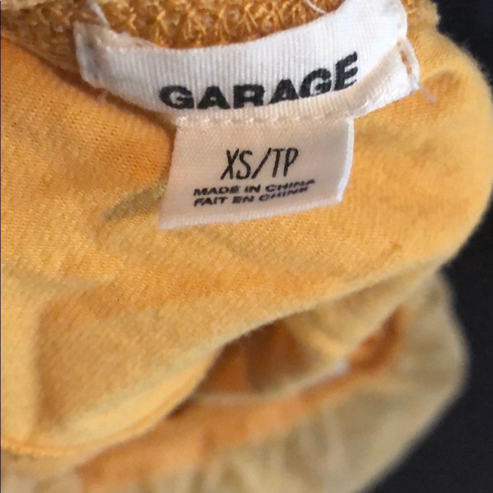 🚨 Garage Tupe Top 🚨 - Picture 3 of 3